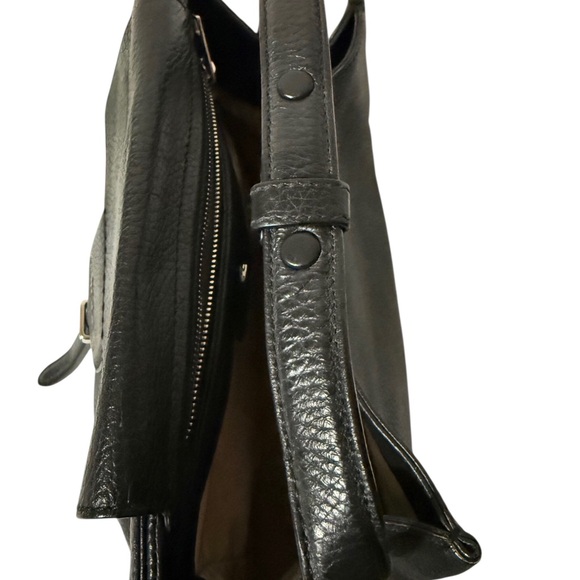 Tod's Black Leather Shoulder Bag - Picture 16 of 16